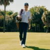 Boné de golfe em veludo cotelê bordado para homem
