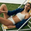 Bralette com logótipo em ponto de rede