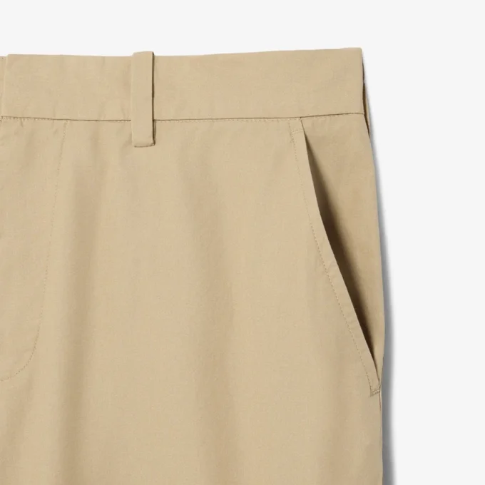 Calças chino de sarja de algodão com corte regular