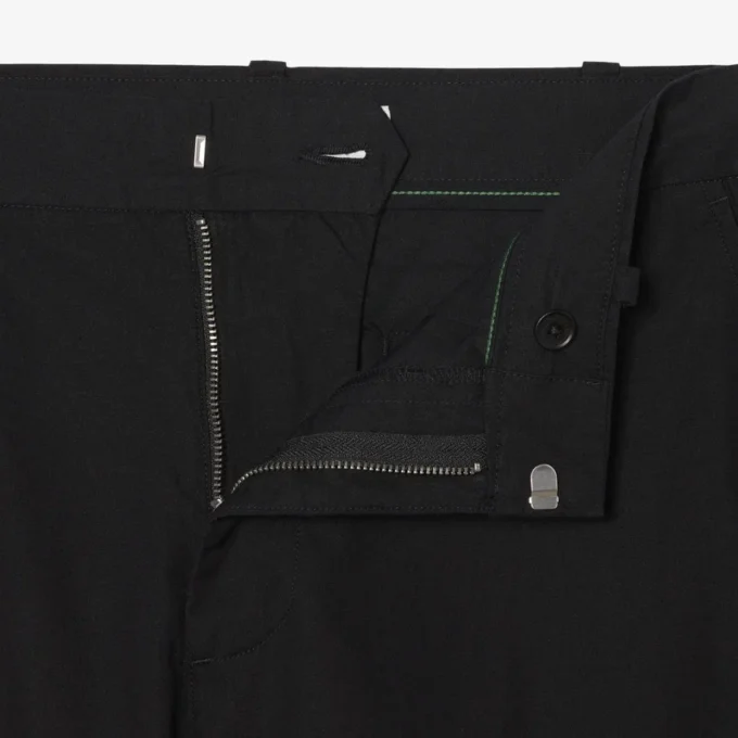 Calças chino de sarja de algodão com corte regular