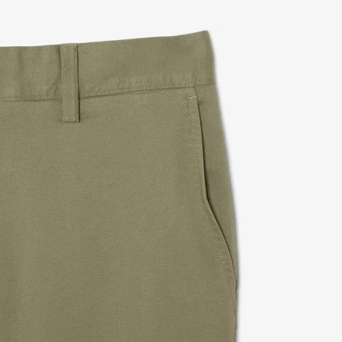 Calças Chino de Sarja Elástica com Corte Justo