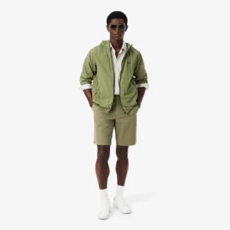 Calções bermudas chino em algodão elástico com corte regular