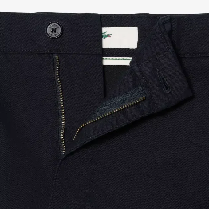 Calções bermudas chino em algodão elástico com corte regular