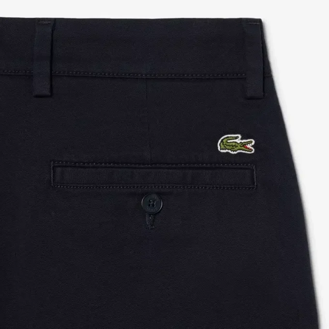 Calções bermudas chino em algodão elástico com corte regular