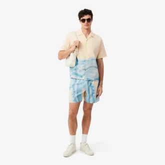 Camisa com riscas e crocodilo, corte descontraído