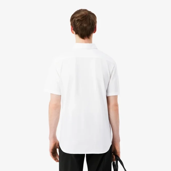 Camisa de manga curta com corte justo
