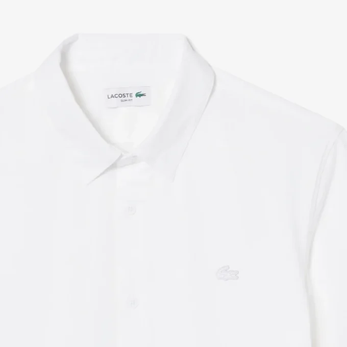 Camisa de manga curta com corte justo