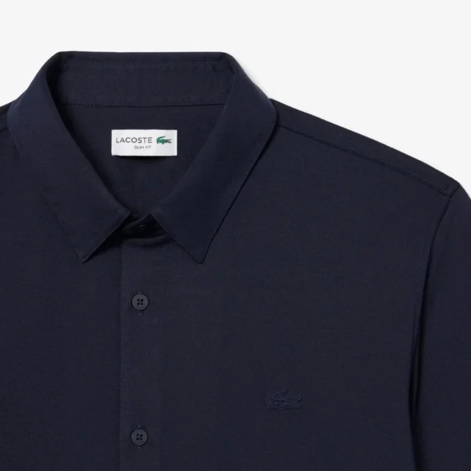 Camisa de manga curta com corte justo