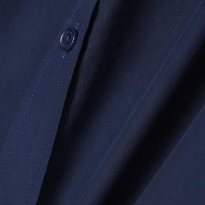Camisa em popeline elástico de corte regular