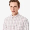 Camisa xadrez elástica de corte justo para homem