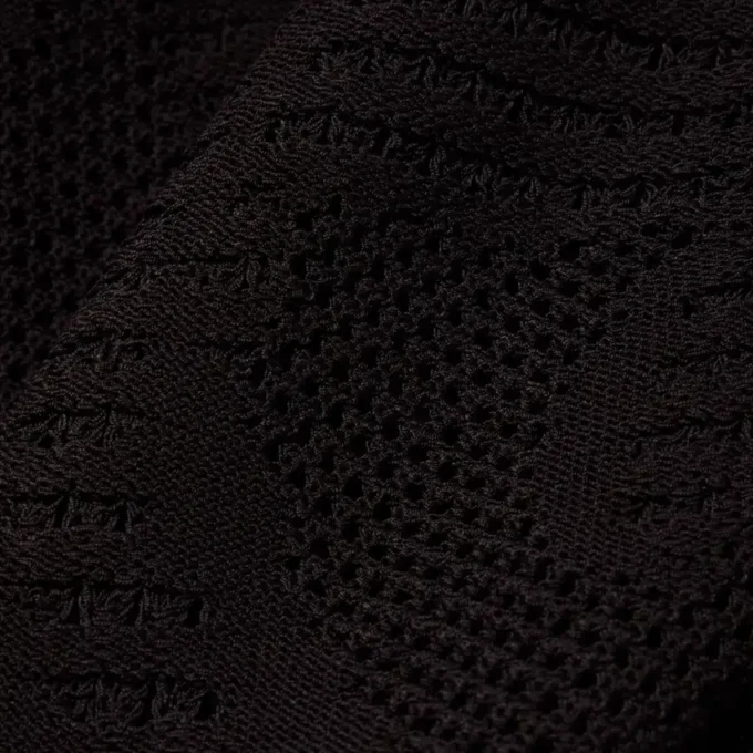 Camiseta com croco em malha rendada