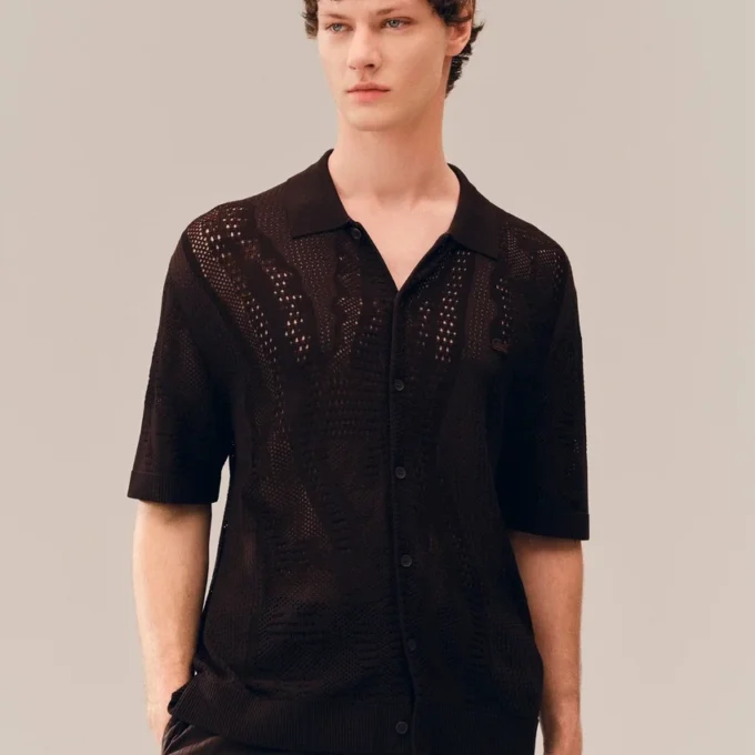 Camiseta com croco em malha rendada