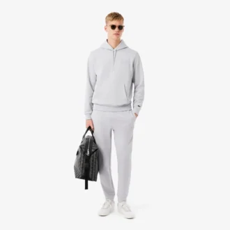 Camisola com capuz e logótipo em relevo