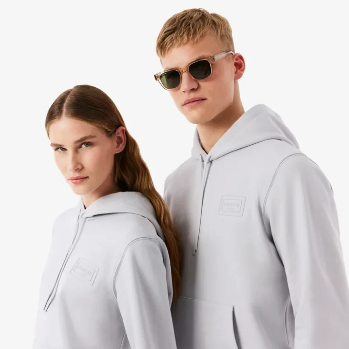 Camisola com capuz e logótipo em relevo