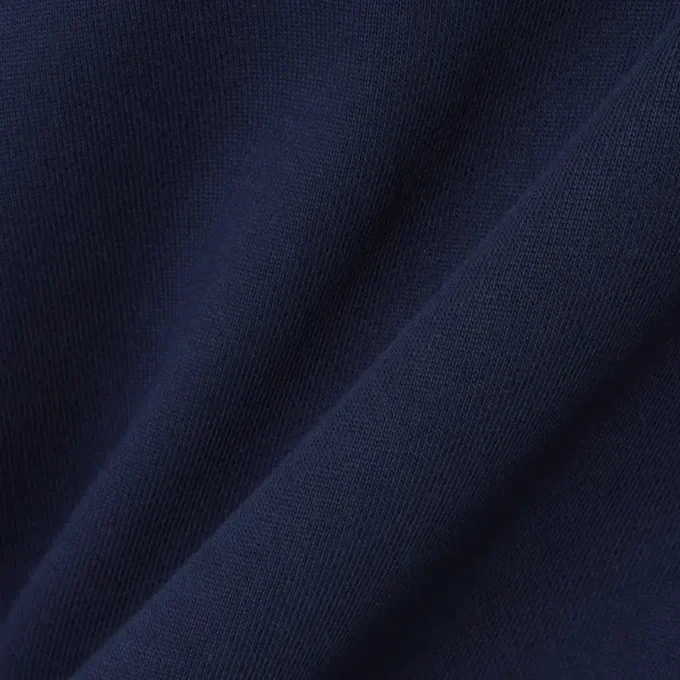 Camisola com capuz e logótipo em relevo