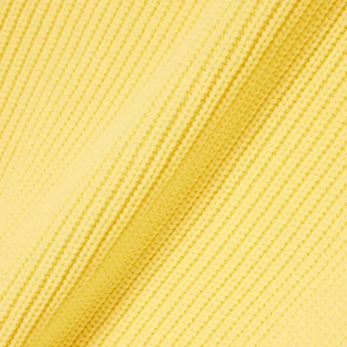 Camisola com detalhe de emblema em malha canelada perolada