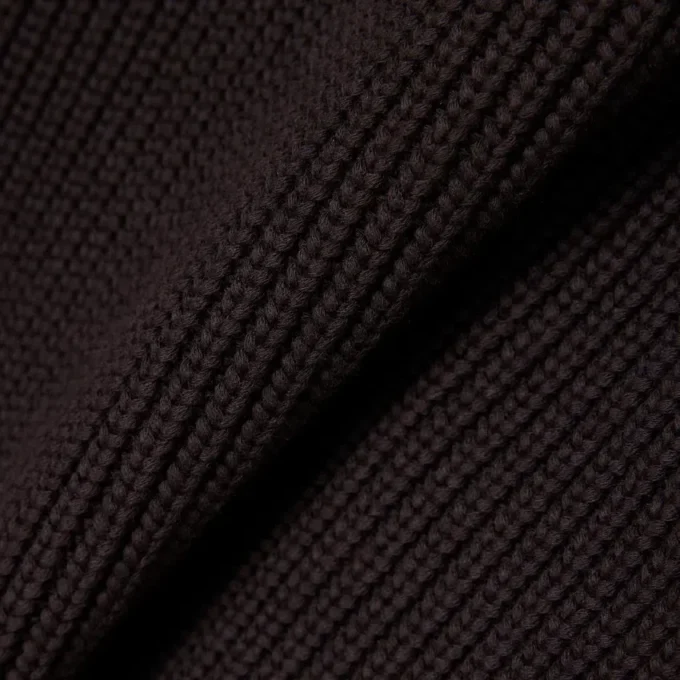 Camisola com emblema em malha canelada perolada