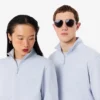 Camisola com gola alta e fecho em relevo
