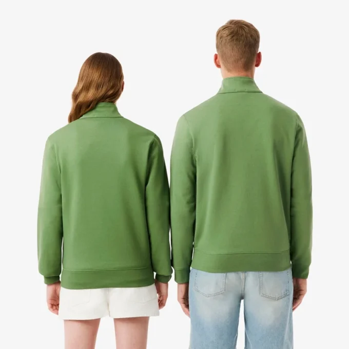 Camisola com gola alta e fecho em relevo