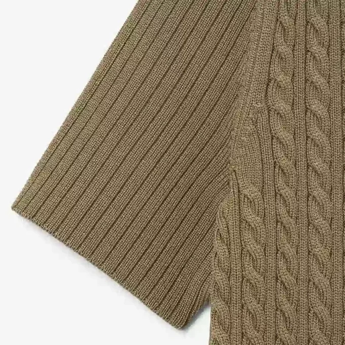 Camisola com gola polo e malha trançada da coleção de passerelle