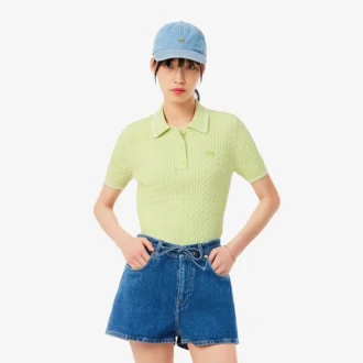 Camisola com gola polo em malha trançada às riscas