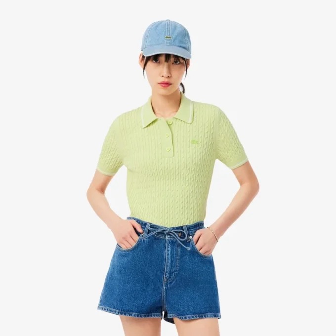 Camisola com gola polo em malha trançada às riscas