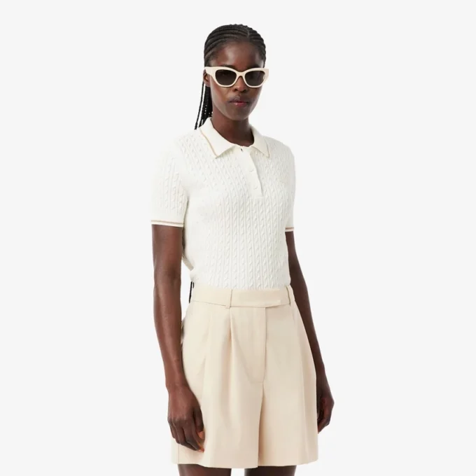 Camisola com gola polo em malha trançada às riscas
