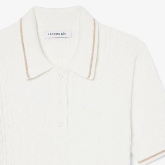 Camisola com gola polo em malha trançada às riscas