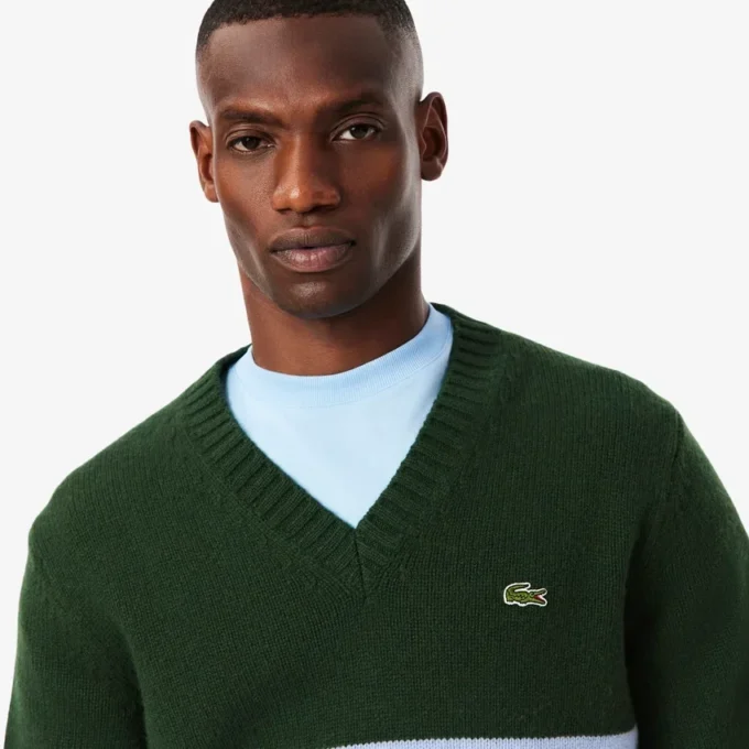 Camisola de gola em V em lã às riscas para homem