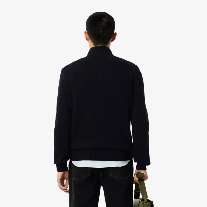 Camisola de lã com gola alta e fecho para homem