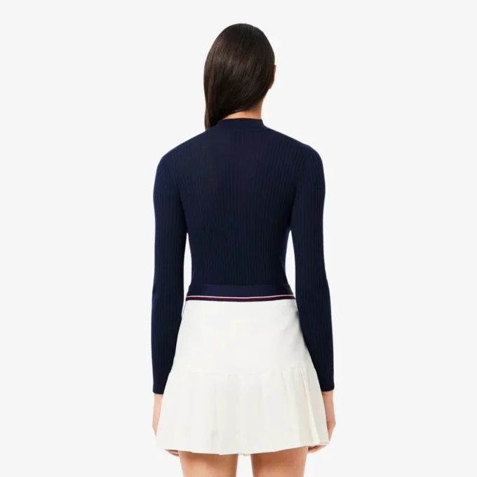 Camisola de malha canelada de lã merino com gola alta para mulher