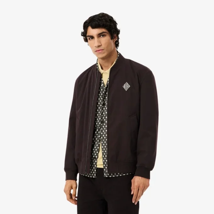 Casaco bomber retro com emblema e repelente de água