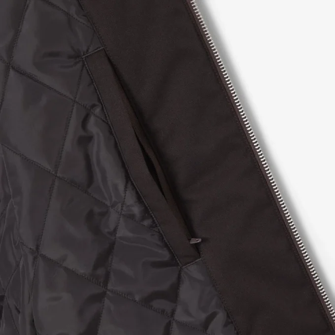 Casaco bomber retro com emblema e repelente de água