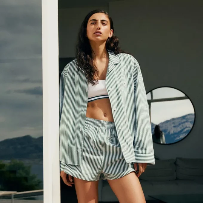 Conjunto de pijama oversized em popeline às riscas