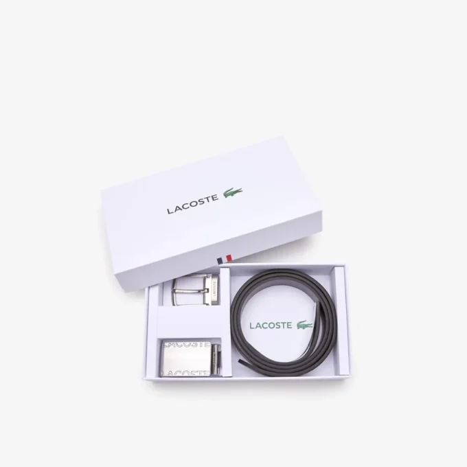 Conjunto de presente com cinto de couro liso e fivela