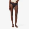 Cueca de malha com marca na cintura