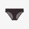 Cueca de malha com marca na cintura