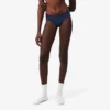Cueca de malha elástica com ponto de renda