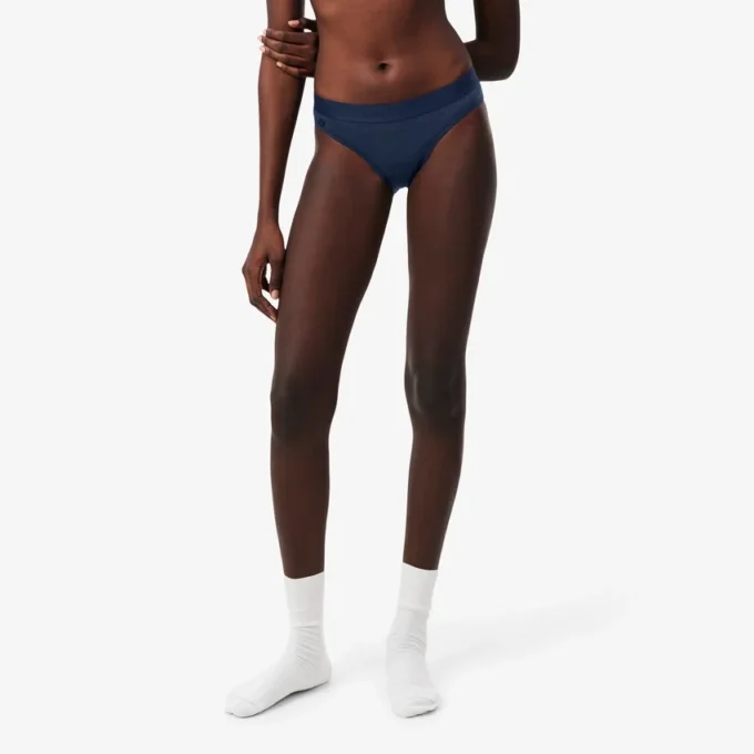 Cueca de malha elástica com ponto de renda