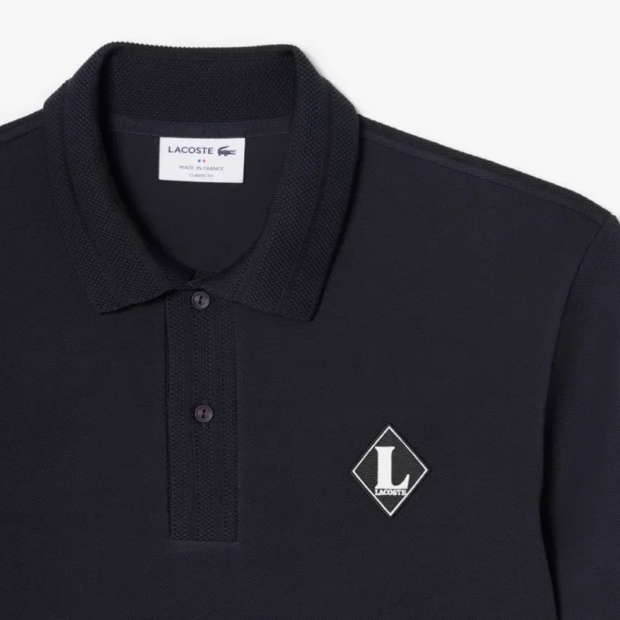 Fabricado em França Polo com emblema de corte clássico
