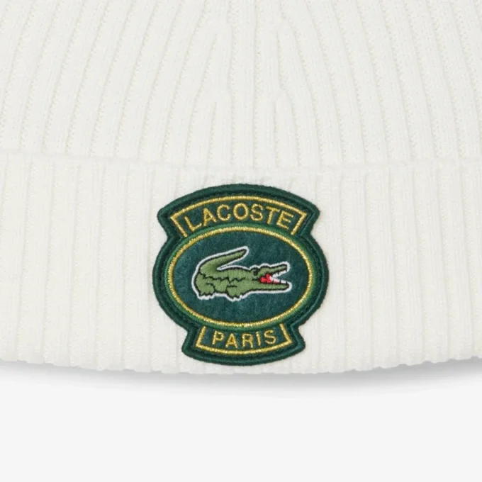 Gorro unissexo de lã com canelado e emblema