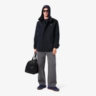 Parka com capuz repelente de água de comprimento médio para homem