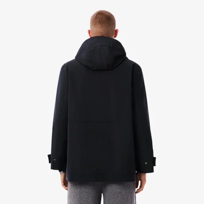 Parka com capuz repelente de água de comprimento médio para homem