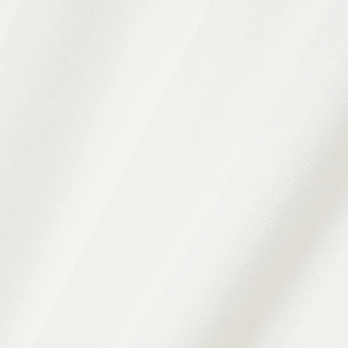 Polo com riscas e logótipo, corte regular