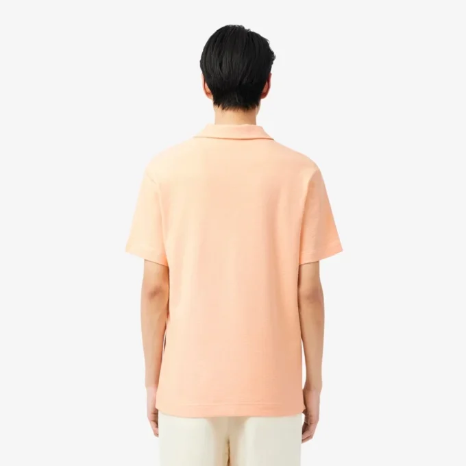 Polo de corte clássico com textura