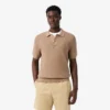 Polo de malha com corte clássico