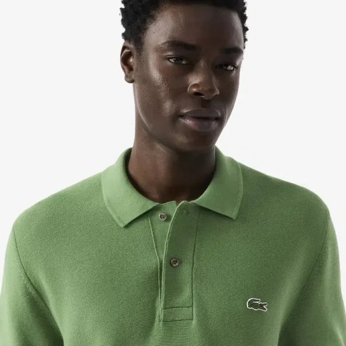 Polo de malha com corte clássico