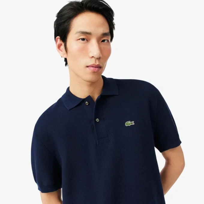 Polo de malha com corte clássico