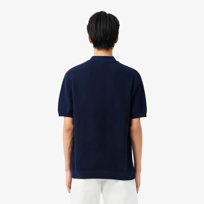 Polo de malha com corte clássico