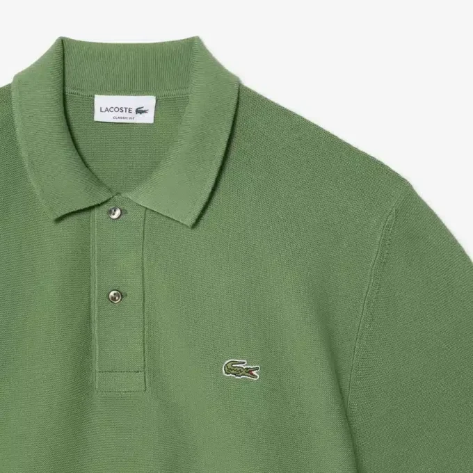 Polo de malha com corte clássico
